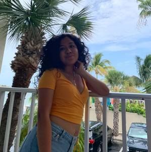 Meet your Posher, Cristina